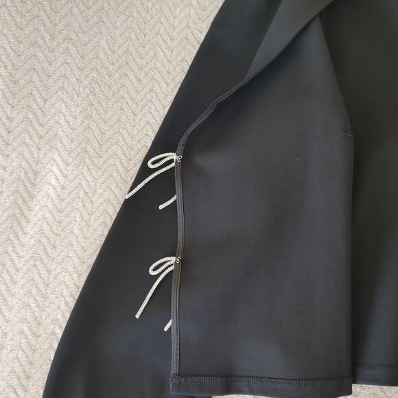 NWOT Women's Long Sleeve Top / sparkly-rhinestone bow accent. - Picture 9 of 15